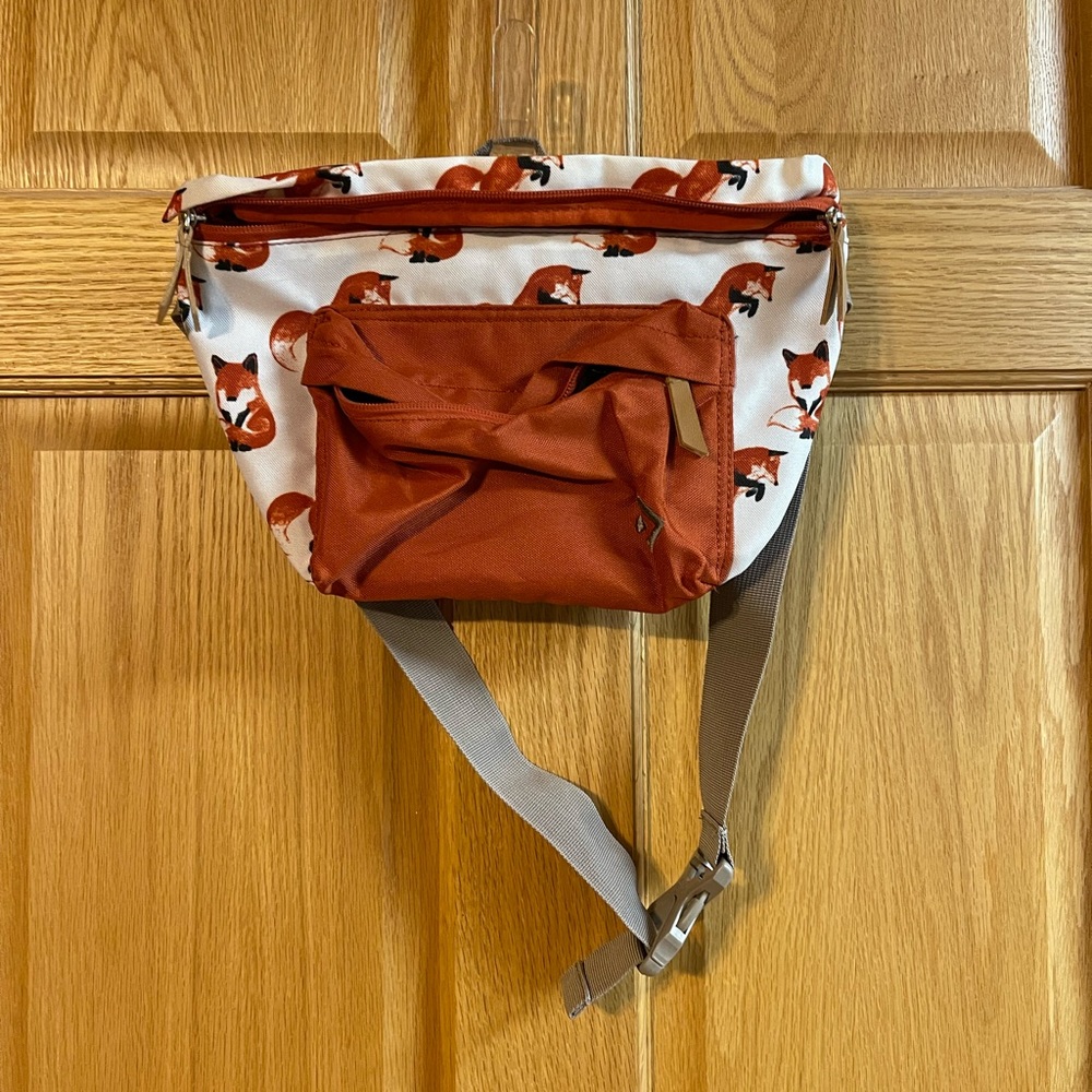Bass Pro Brand - Jumping Fox Fanny pack
